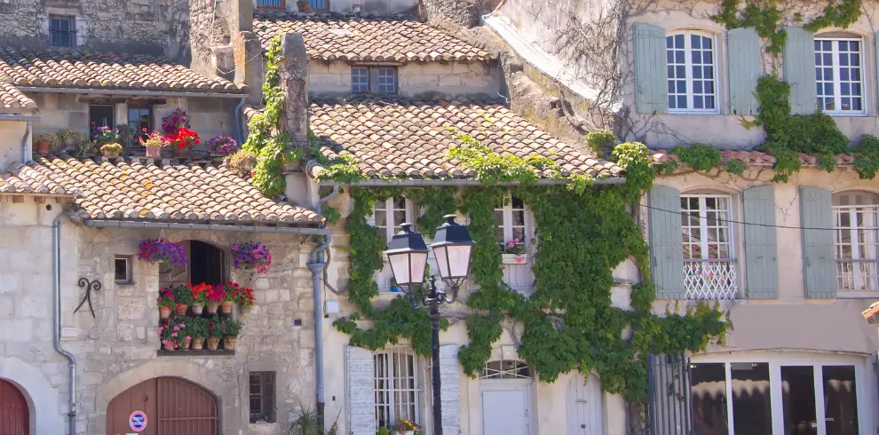 voyage slow côte bleue - Maison aux volets bleus à Arles